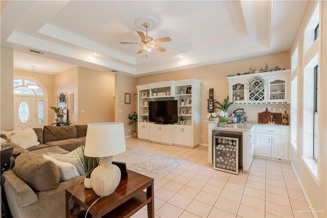 901 Crown Circle, Edinburg, TX 78539
