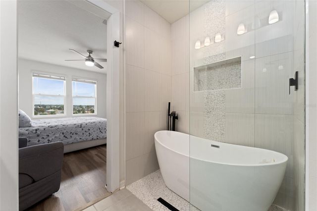 697 STONEY POINT CIRCLE, Davenport, FL 33896