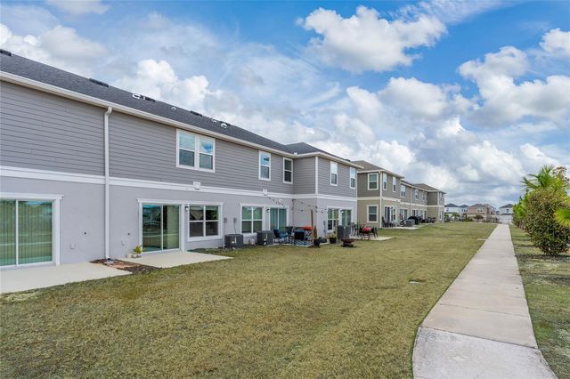 697 STONEY POINT CIRCLE, Davenport, FL 33896