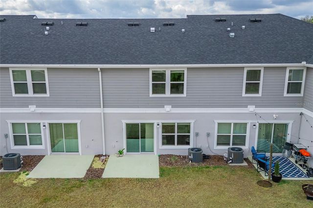 697 STONEY POINT CIRCLE, Davenport, FL 33896