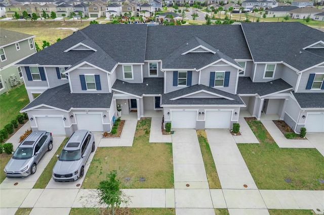 697 STONEY POINT CIRCLE, Davenport, FL 33896