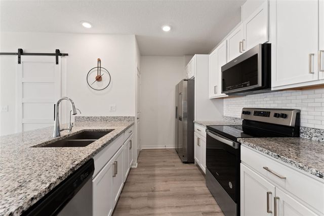 697 STONEY POINT CIRCLE, Davenport, FL 33896