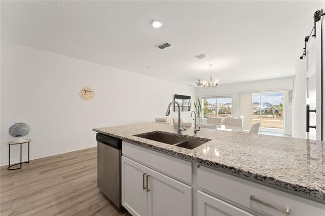 697 STONEY POINT CIRCLE, Davenport, FL 33896