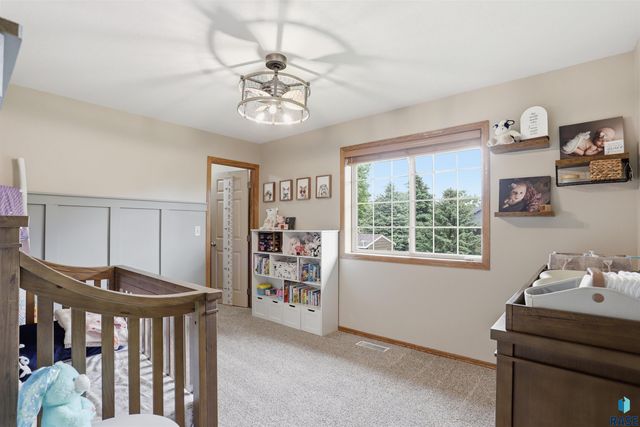 3420 S Fernwood Ave Avenue, Sioux Falls, SD 57110