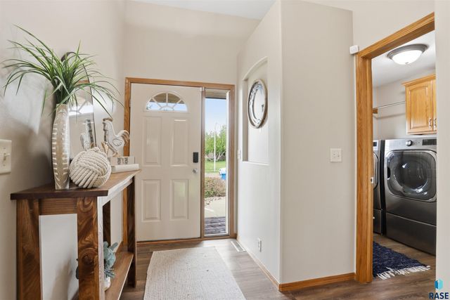 3420 S Fernwood Ave Avenue, Sioux Falls, SD 57110