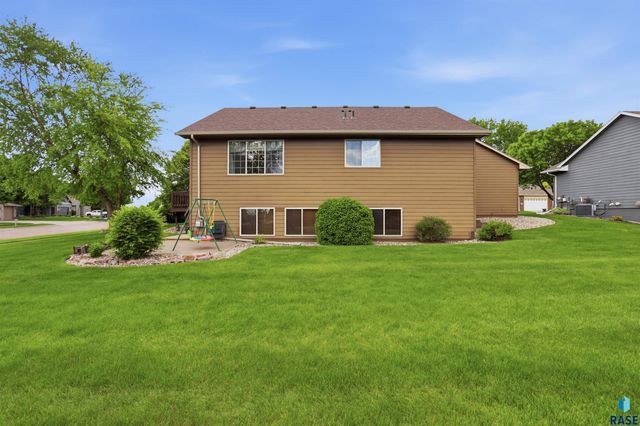 3420 S Fernwood Ave Avenue, Sioux Falls, SD 57110