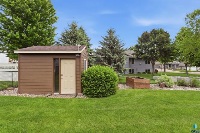 3420 S Fernwood Ave Avenue, Sioux Falls, SD 57110