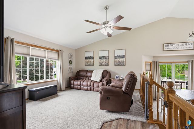 3420 S Fernwood Ave Avenue, Sioux Falls, SD 57110