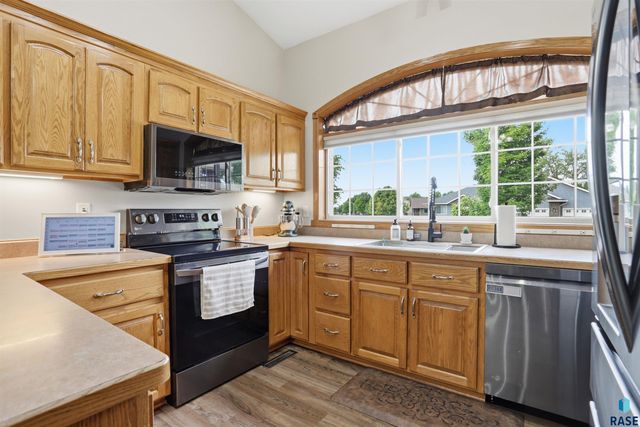 3420 S Fernwood Ave Avenue, Sioux Falls, SD 57110
