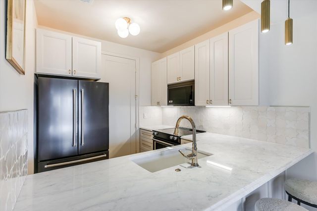 802 S 1st ST S 207, Austin, TX 78704