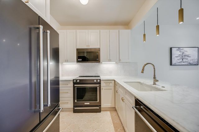 802 S 1st ST S 207, Austin, TX 78704