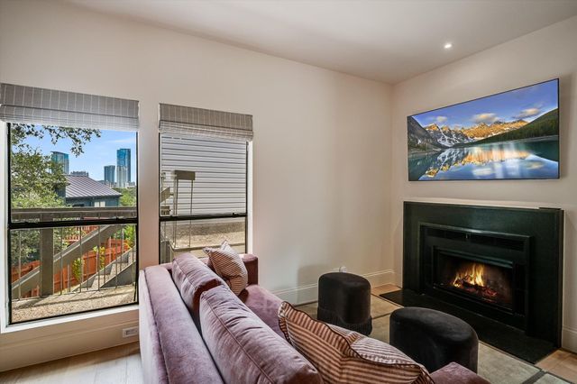 802 S 1st ST S 207, Austin, TX 78704