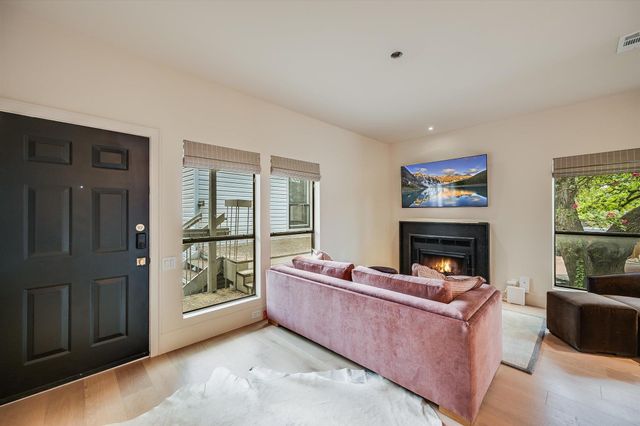 802 S 1st ST S 207, Austin, TX 78704