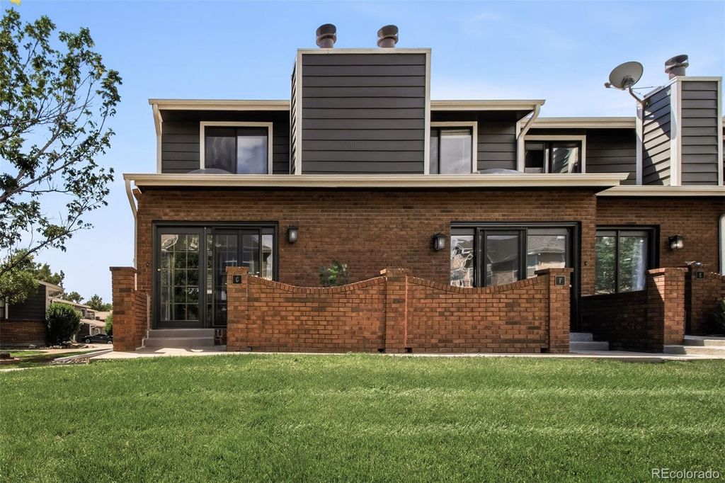 11555 W 70th Place G, Arvada, CO 80004
