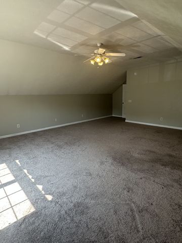 2106 Debbie Ln, La Vergne, TN 37086