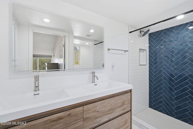 7601 N Calle Sin Envidia Apt 28, Tucson, AZ 85718