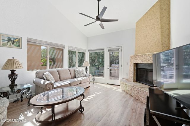 7601 N Calle Sin Envidia Apt 28, Tucson, AZ 85718