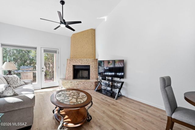 7601 N Calle Sin Envidia Apt 28, Tucson, AZ 85718