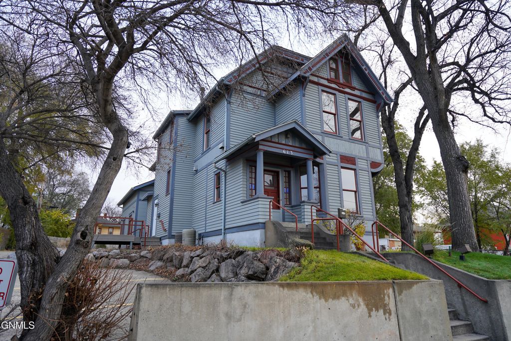 613 N 3rd Street, Bismarck, ND 58501