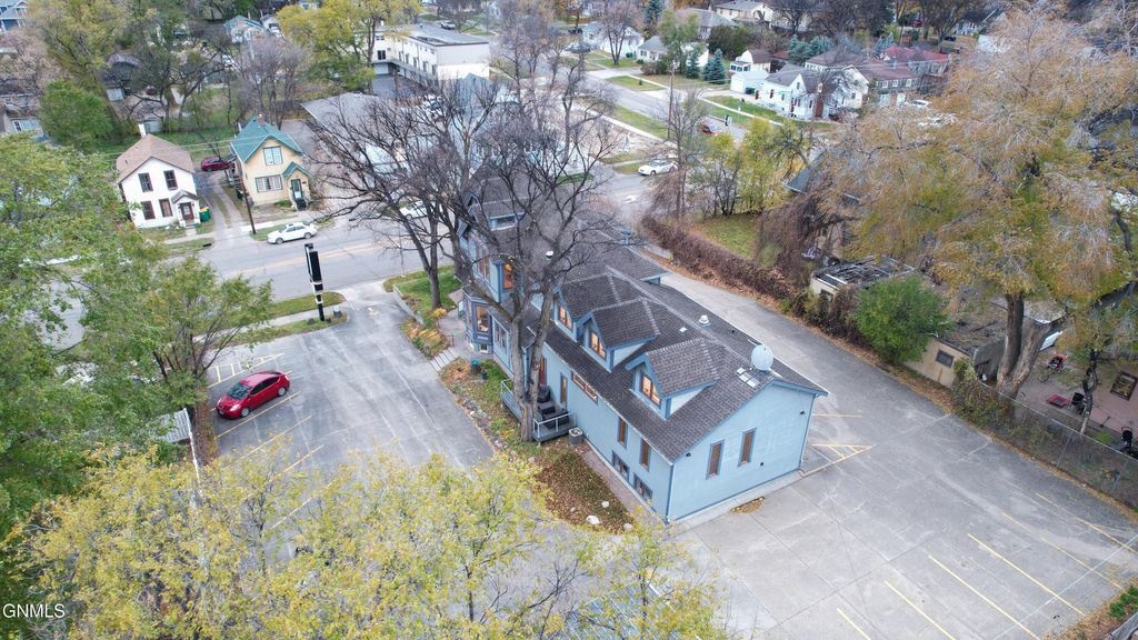 613 N 3rd Street, Bismarck, ND 58501 photo 11