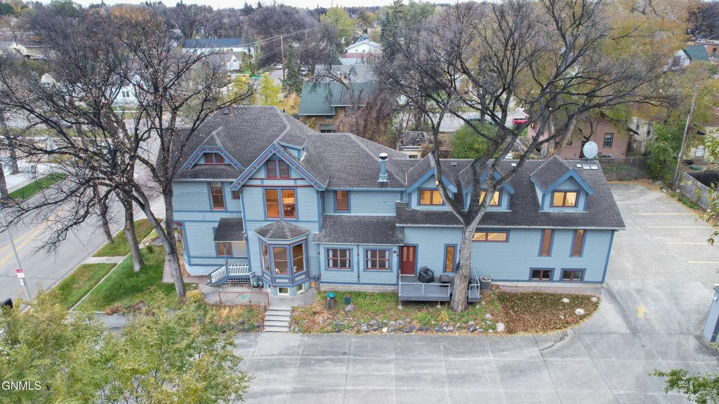 613 N 3rd Street, Bismarck, ND 58501 photo 12