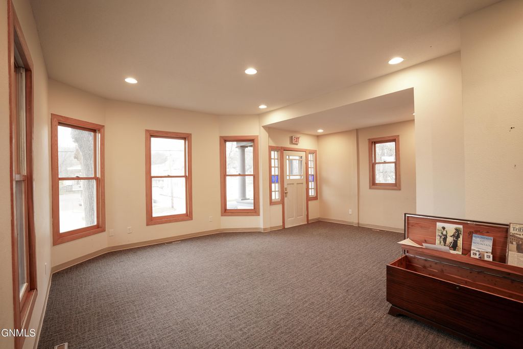 613 N 3rd Street, Bismarck, ND 58501 photo 13