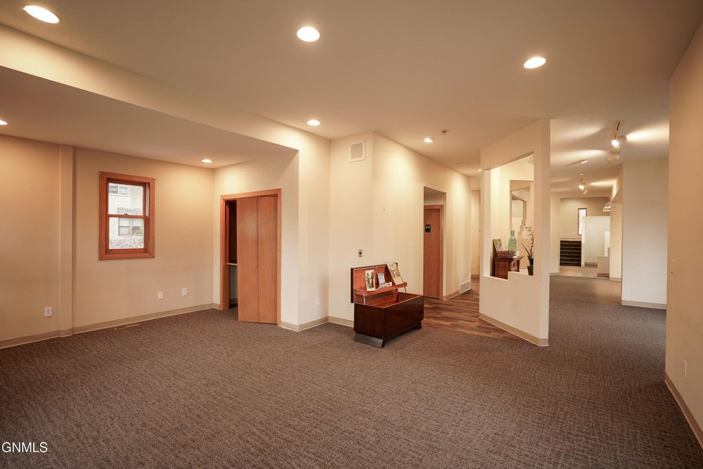 613 N 3rd Street, Bismarck, ND 58501 photo 15