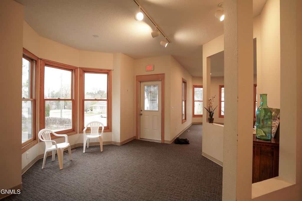 613 N 3rd Street, Bismarck, ND 58501 photo 17