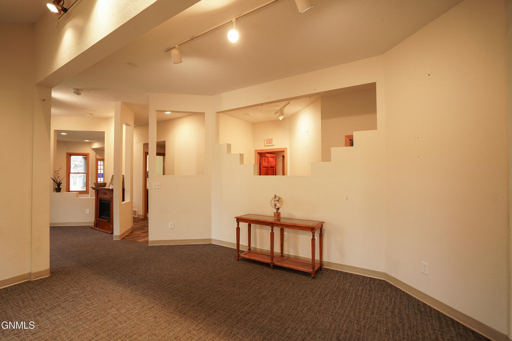 613 N 3rd Street, Bismarck, ND 58501 photo 21