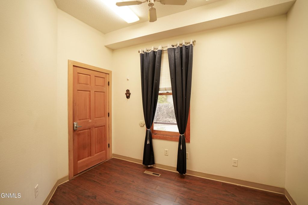 613 N 3rd Street, Bismarck, ND 58501 photo 25