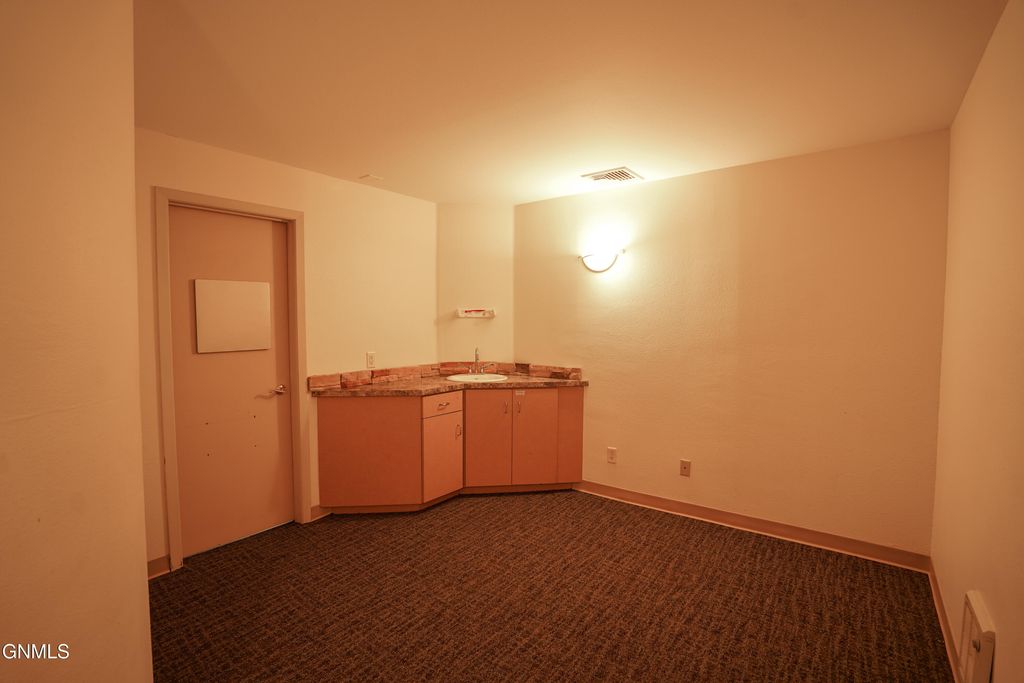 613 N 3rd Street, Bismarck, ND 58501 photo 38