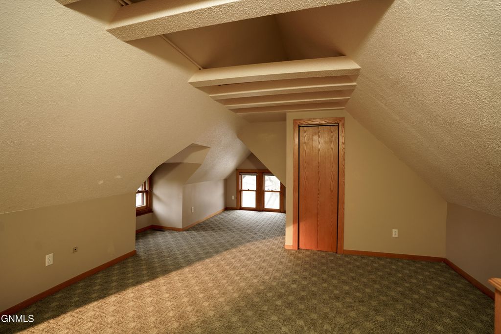 613 N 3rd Street, Bismarck, ND 58501 photo 52