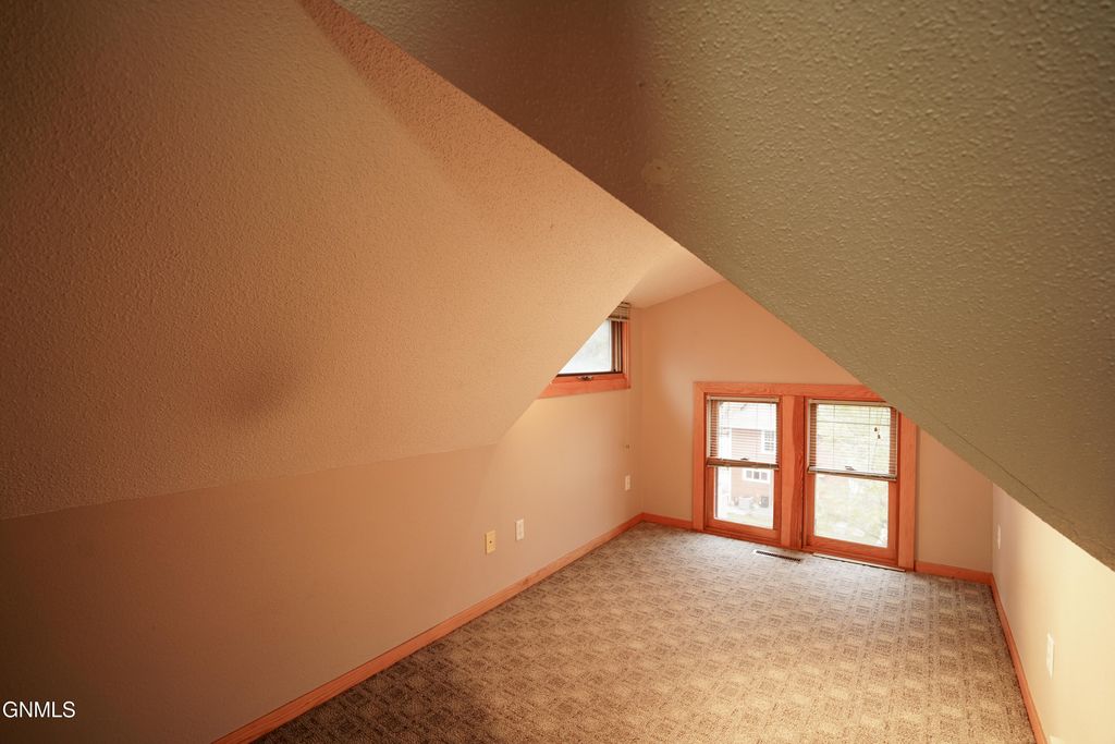 613 N 3rd Street, Bismarck, ND 58501 photo 53