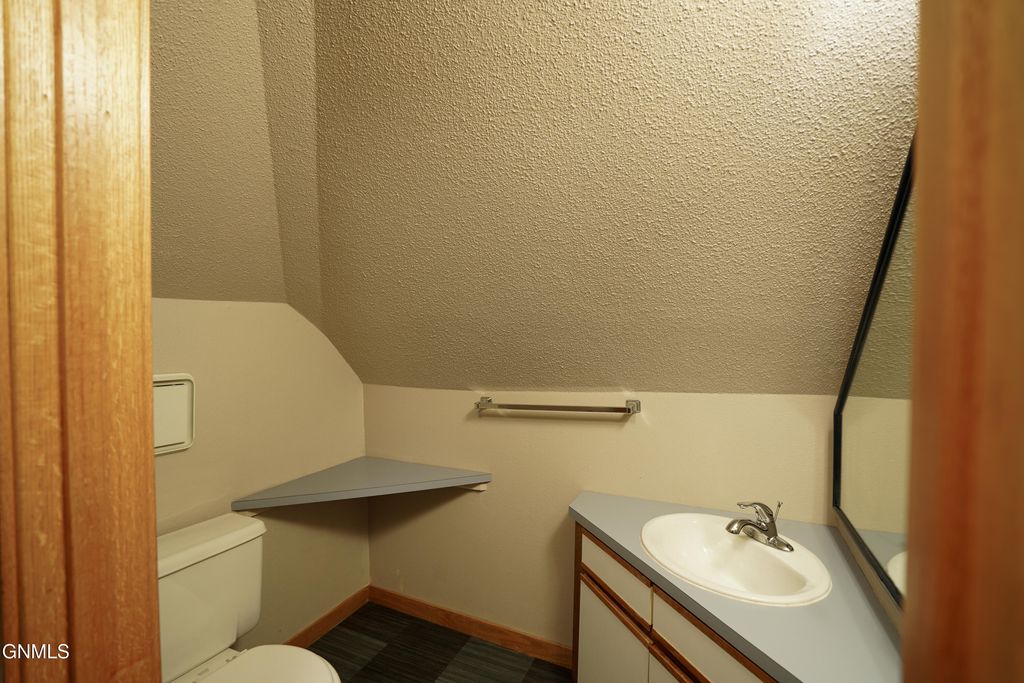 613 N 3rd Street, Bismarck, ND 58501 photo 56