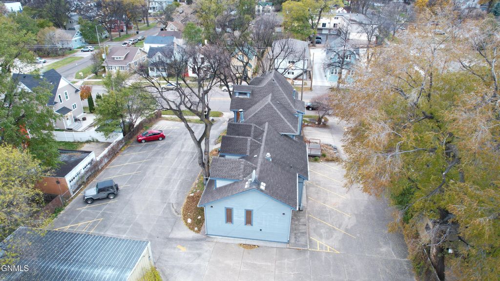 613 N 3rd Street, Bismarck, ND 58501 photo 6