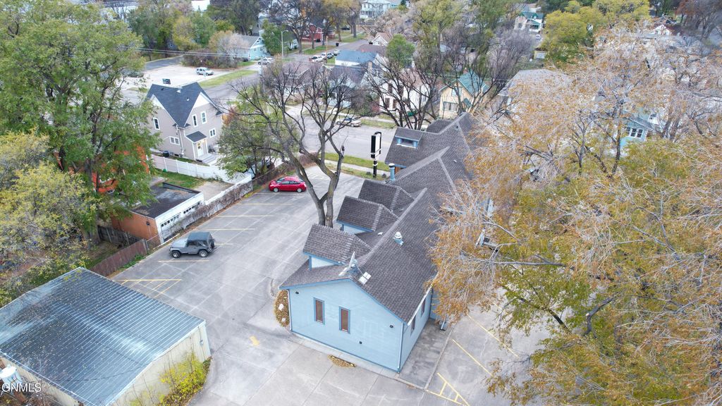 613 N 3rd Street, Bismarck, ND 58501 photo 7