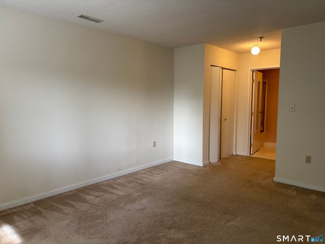 75 Washington Avenue 4-101, Hamden, CT 06518