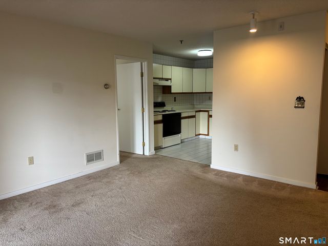 75 Washington Avenue 4-101, Hamden, CT 06518
