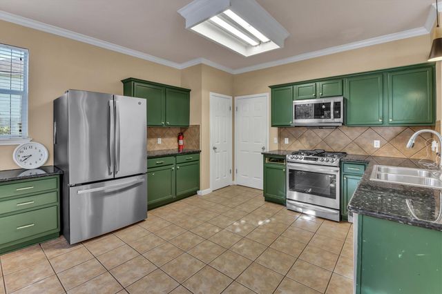 2132 Faldo LN, Round Rock, TX 78664