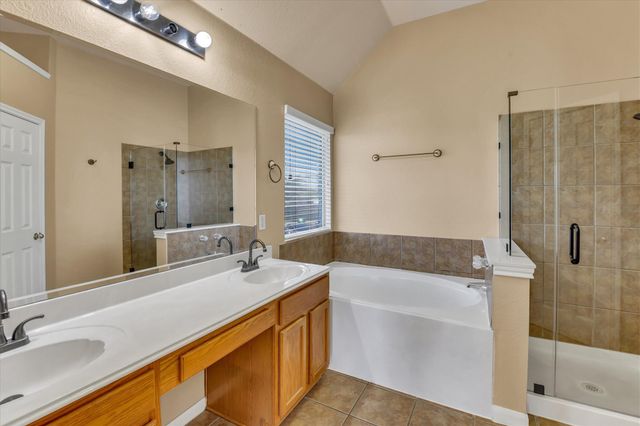 2132 Faldo LN, Round Rock, TX 78664