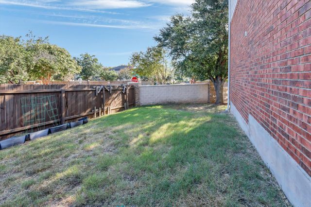 2132 Faldo LN, Round Rock, TX 78664