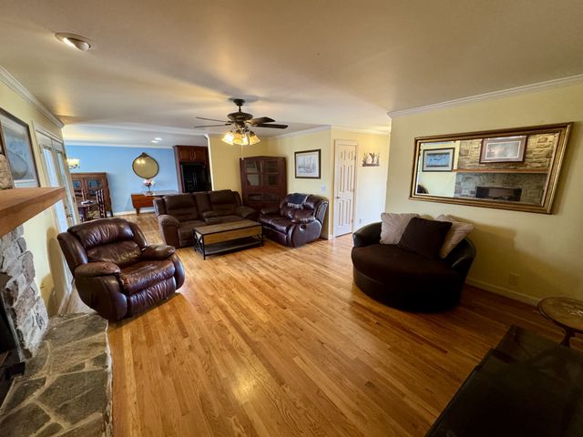 202 Oxford Pl, Gallatin, TN 37066