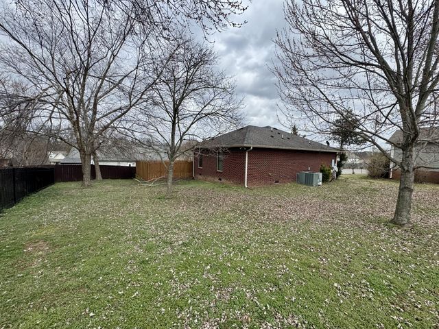 202 Oxford Pl, Gallatin, TN 37066