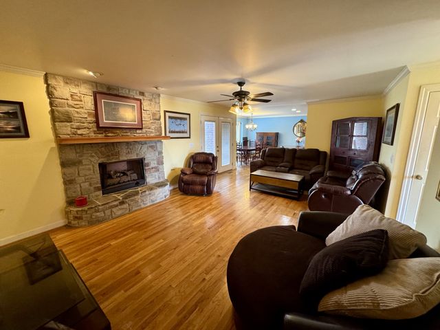 202 Oxford Pl, Gallatin, TN 37066