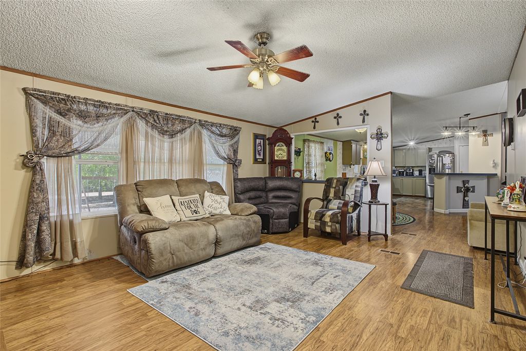 6005 Vinery Lane, Joshua, TX 76058 — exterior