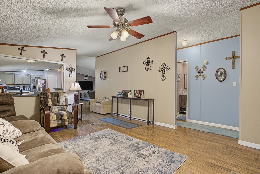 6005 Vinery Lane, Joshua, TX 76058 — photo 4