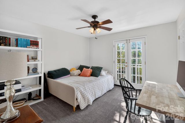 3706 Selwyn Farms Lane 17-3, Charlotte, NC 28209