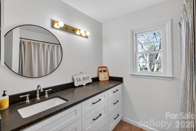 3706 Selwyn Farms Lane 17-3, Charlotte, NC 28209