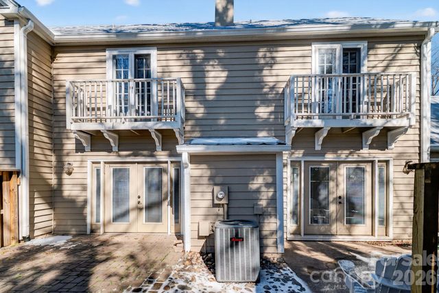 3706 Selwyn Farms Lane 17-3, Charlotte, NC 28209