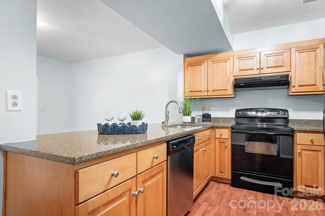 3706 Selwyn Farms Lane 17-3, Charlotte, NC 28209